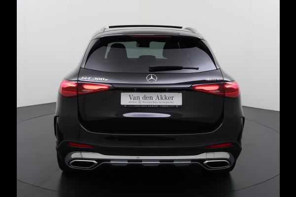 Mercedes-Benz GLC 300e AMG 4Matic // SoH 95% // Panorama dak // Burmester // Memory // 360 Camera // 20 inch // Treeplanken // Sfeerverlichting //