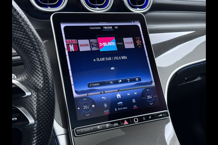 Mercedes-Benz GLC 300e AMG 4Matic // SoH 95% // Panorama dak // Burmester // Memory // 360 Camera // 20 inch // Treeplanken // Sfeerverlichting //