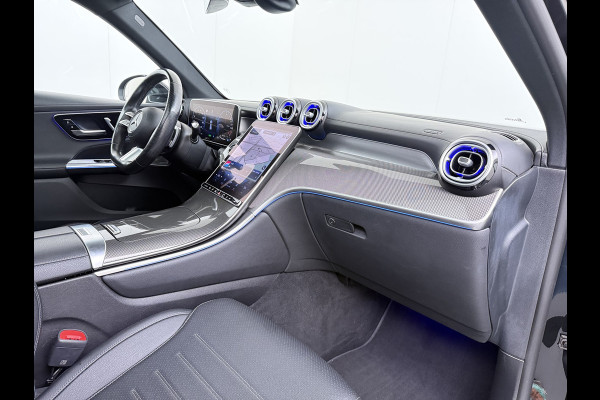 Mercedes-Benz GLC 300e AMG 4Matic // SoH 95% // Panorama dak // Burmester // Memory // 360 Camera // 20 inch // Treeplanken // Sfeerverlichting //