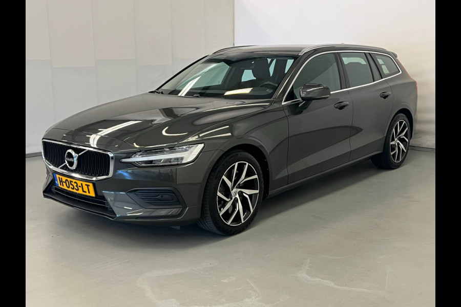 Volvo V60 2.0 T5 Momentum / NL-auto / CarPlay / Leder / Trekhaak
