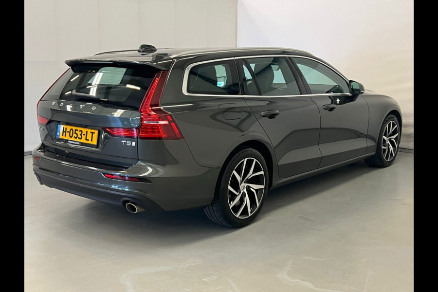 Volvo V60 2.0 T5 Momentum / NL-auto / CarPlay / Leder / Trekhaak
