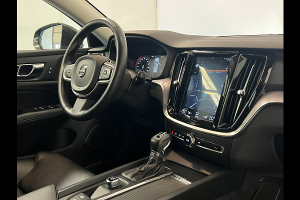 Volvo V60 2.0 T5 Momentum / NL-auto / CarPlay / Leder / Trekhaak