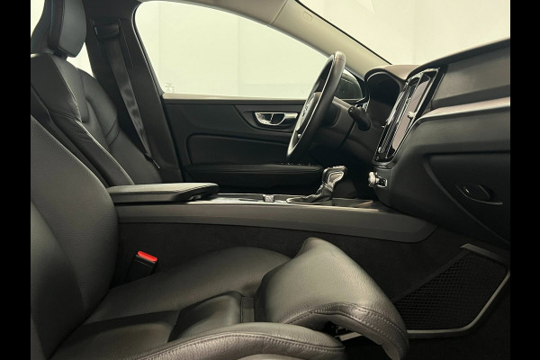 Volvo V60 2.0 T5 Momentum / NL-auto / CarPlay / Leder / Trekhaak