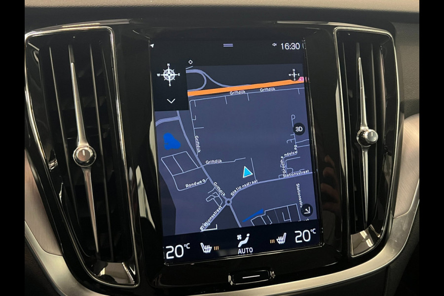 Volvo V60 2.0 T5 Momentum / NL-auto / CarPlay / Leder / Trekhaak