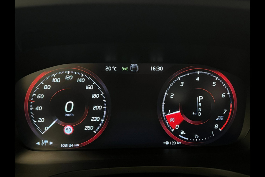 Volvo V60 2.0 T5 Momentum / NL-auto / CarPlay / Leder / Trekhaak