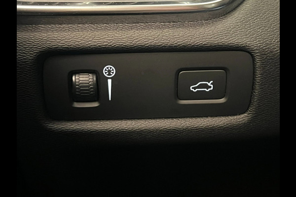 Volvo V60 2.0 T5 Momentum / NL-auto / CarPlay / Leder / Trekhaak