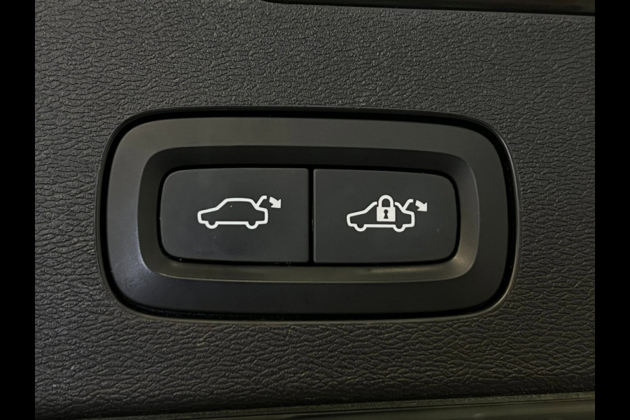 Volvo V60 2.0 T5 Momentum / NL-auto / CarPlay / Leder / Trekhaak