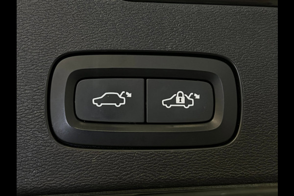 Volvo V60 2.0 T5 Momentum / NL-auto / CarPlay / Leder / Trekhaak