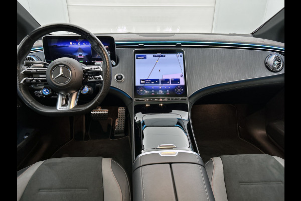 Mercedes-Benz EQE AMG 43 4MATIC 90 kWh(Goed OnderH, Panorama, 360 Camera, SfeerVerlichting, Massage Stoelen, StoelV, Lane A, Etc)
