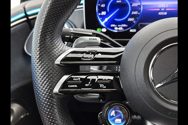 Mercedes-Benz EQE AMG 43 4MATIC 90 kWh(Goed OnderH, Panorama, 360 Camera, SfeerVerlichting, Massage Stoelen, StoelV, Lane A, Etc)