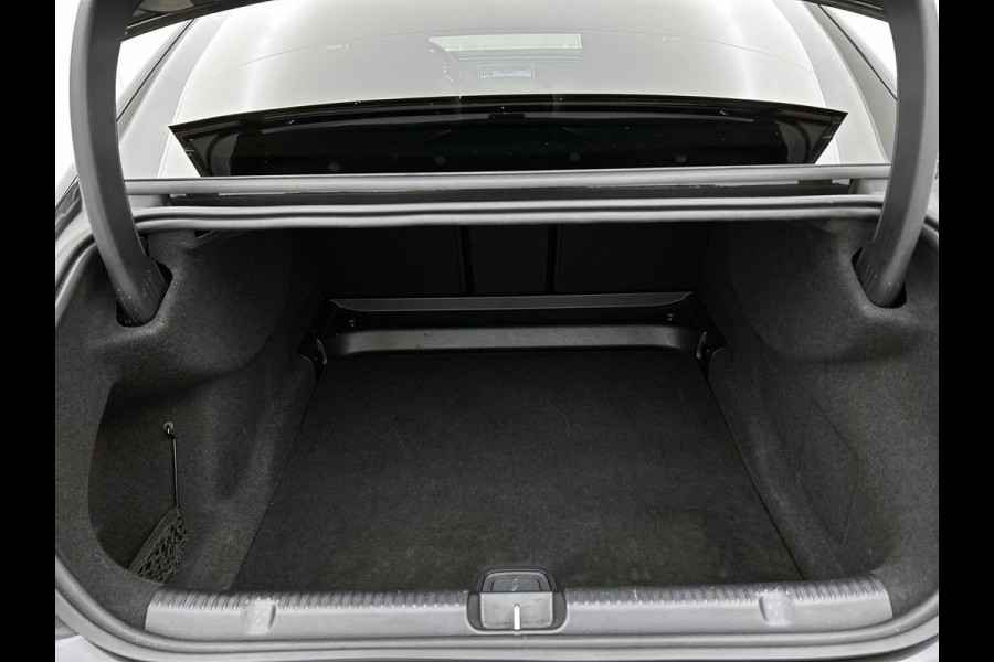 Mercedes-Benz EQE AMG 43 4MATIC 90 kWh(Goed OnderH, Panorama, 360 Camera, SfeerVerlichting, Massage Stoelen, StoelV, Lane A, Etc)