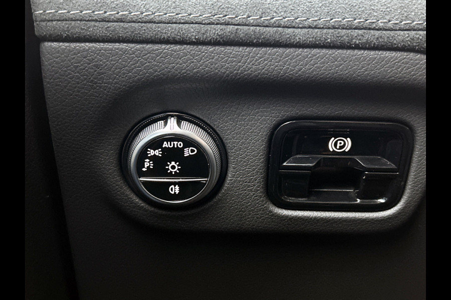 Mercedes-Benz EQE AMG 43 4MATIC 90 kWh(Goed OnderH, Panorama, 360 Camera, SfeerVerlichting, Massage Stoelen, StoelV, Lane A, Etc)