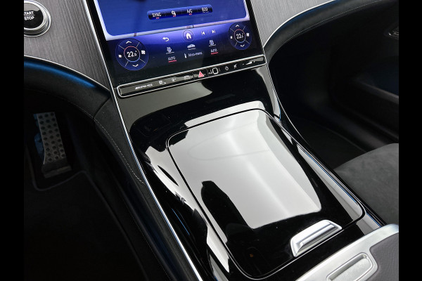 Mercedes-Benz EQE AMG 43 4MATIC 90 kWh(Goed OnderH, Panorama, 360 Camera, SfeerVerlichting, Massage Stoelen, StoelV, Lane A, Etc)