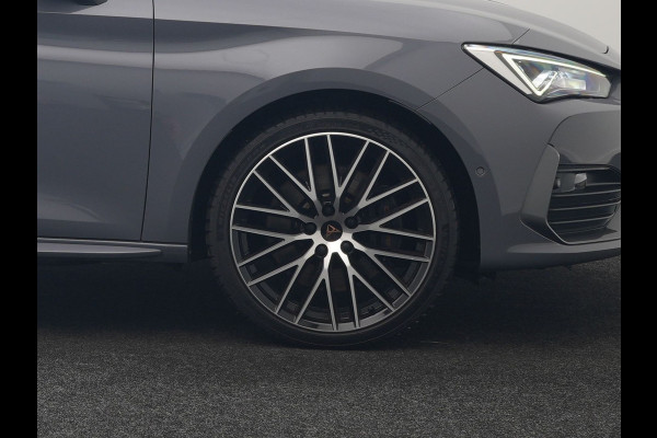 CUPRA Leon 1.4 e-Hybrid VZ Copper Edition PHEV 245pk Dealer O.H PHEV | Panodak | Adaptive Cruise | Sportstoelen Memory & Verwarmd | Sfeerverlichting | Apple Carplay | Blis | Keyless | Stuur Verwarmd | Navigatie | Virtual | DAB | Plug In Hybrid