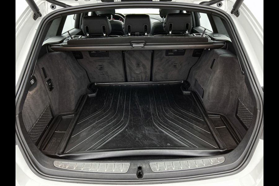 BMW 3 Serie Touring 320i Edition M Sport Shadow Executive(NL-auto, Dealer OnderH, Panorama, Camera, StoelV, Climate Con, NaviProf)