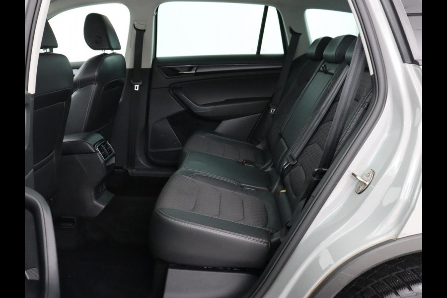 Škoda Kodiaq 1.5 TSI Business Edition | Trekhaak | Half leder | Keyless | Carplay | Canton Sound | Sfeerverlichting | Navigatie | Camera | Cruise control | Full LED | Bluetooth | Climate control