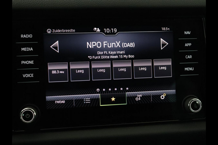 Škoda Kodiaq 1.5 TSI Business Edition | Trekhaak | Half leder | Keyless | Carplay | Canton Sound | Sfeerverlichting | Navigatie | Camera | Cruise control | Full LED | Bluetooth | Climate control