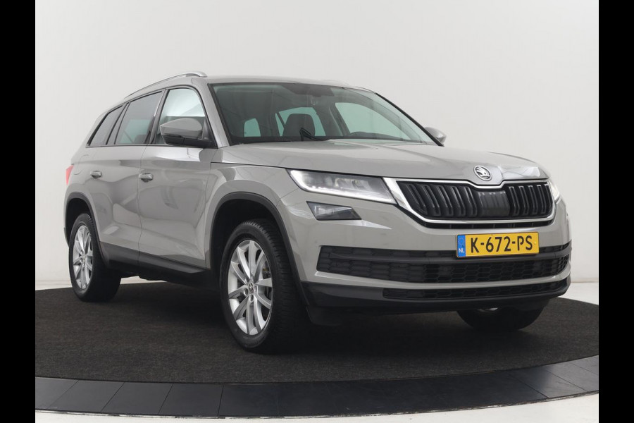 Škoda Kodiaq 1.5 TSI Business Edition | Trekhaak | Half leder | Keyless | Carplay | Canton Sound | Sfeerverlichting | Navigatie | Camera | Cruise control | Full LED | Bluetooth | Climate control