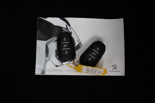 Peugeot 2008 1.2 Allure*130PK*NAVI*CAM*HAAK*ECC*CRUISE*
