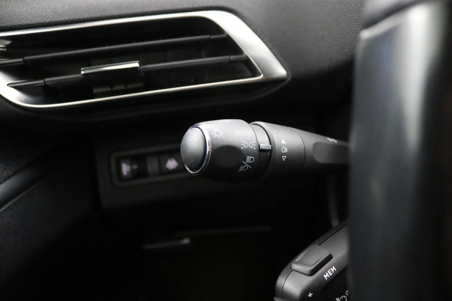 Peugeot 3008 1.2 Allure*130PK*CARPLAY*ECC*CRUISE*NAVI*HAAK*CAM*