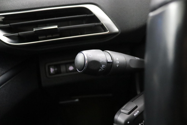 Peugeot 3008 1.2 Allure*130PK*CARPLAY*ECC*CRUISE*NAVI*HAAK*CAM*