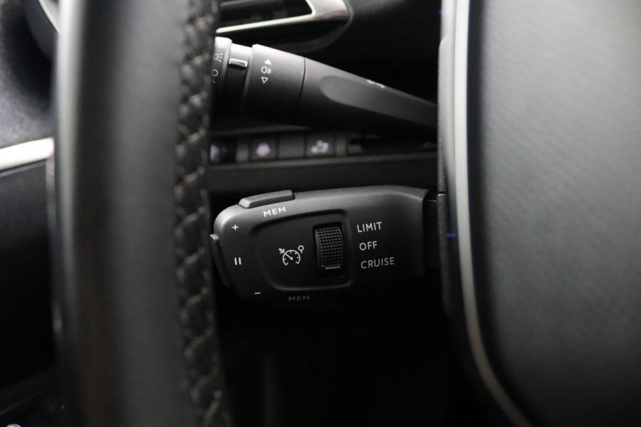 Peugeot 3008 1.2 Allure*130PK*CARPLAY*ECC*CRUISE*NAVI*HAAK*CAM*