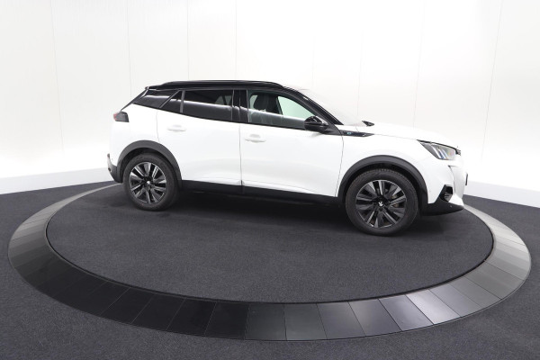 Peugeot e-2008 EV GT 50 kWh | 11 KW Laadfunctie   | Pack Winter | Alcantara | Navigatie | Camera