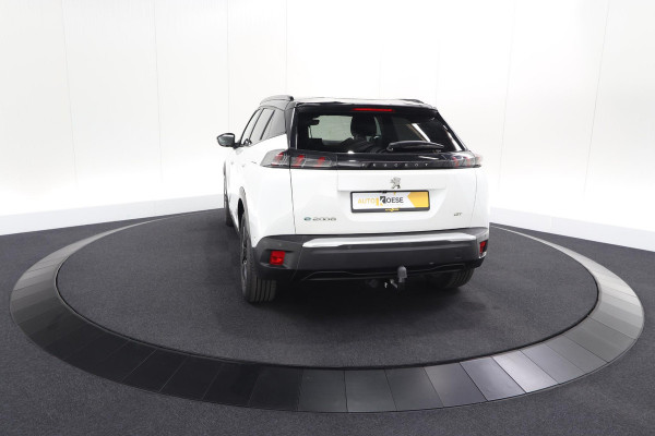 Peugeot e-2008 EV GT 50 kWh | 11 KW Laadfunctie   | Pack Winter | Alcantara | Navigatie | Camera