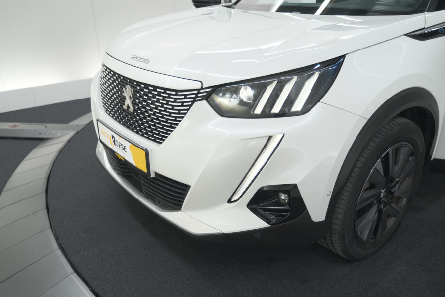 Peugeot e-2008 EV GT 50 kWh | 11 KW Laadfunctie   | Pack Winter | Alcantara | Navigatie | Camera
