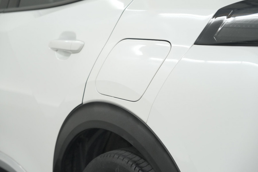 Peugeot e-2008 EV GT 50 kWh | 11 KW Laadfunctie   | Pack Winter | Alcantara | Navigatie | Camera