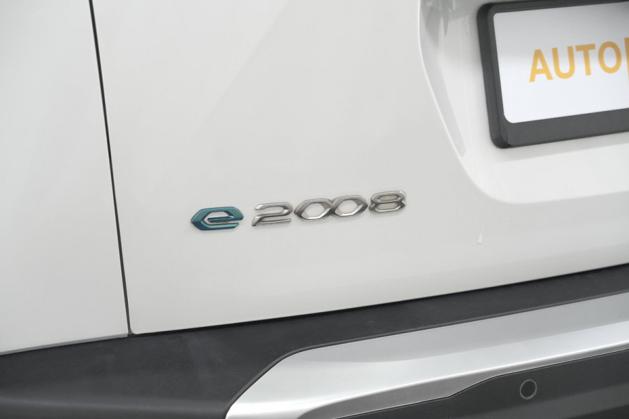 Peugeot e-2008 EV GT 50 kWh | 11 KW Laadfunctie   | Pack Winter | Alcantara | Navigatie | Camera