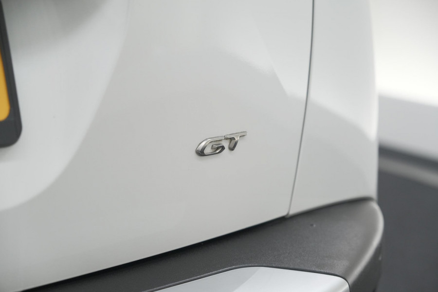 Peugeot e-2008 EV GT 50 kWh | 11 KW Laadfunctie   | Pack Winter | Alcantara | Navigatie | Camera