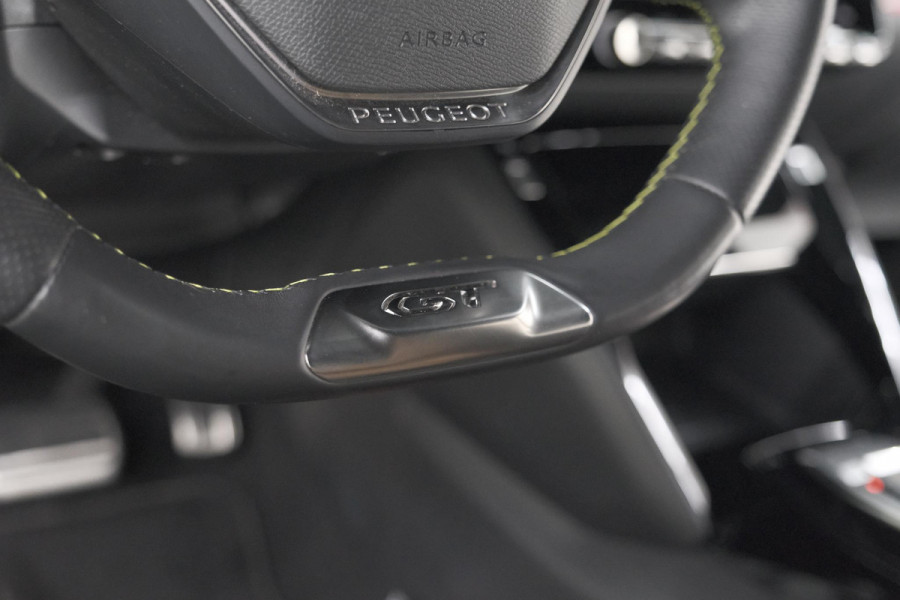 Peugeot e-2008 EV GT 50 kWh | 11 KW Laadfunctie   | Pack Winter | Alcantara | Navigatie | Camera
