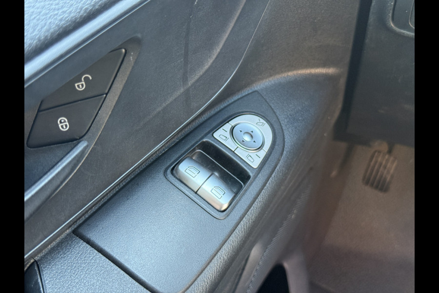 Mercedes-Benz Vito 114 1.9 CDI Automaat L2H1 MBUX Climate Control Carplay Camera Inklapbare Spiegels