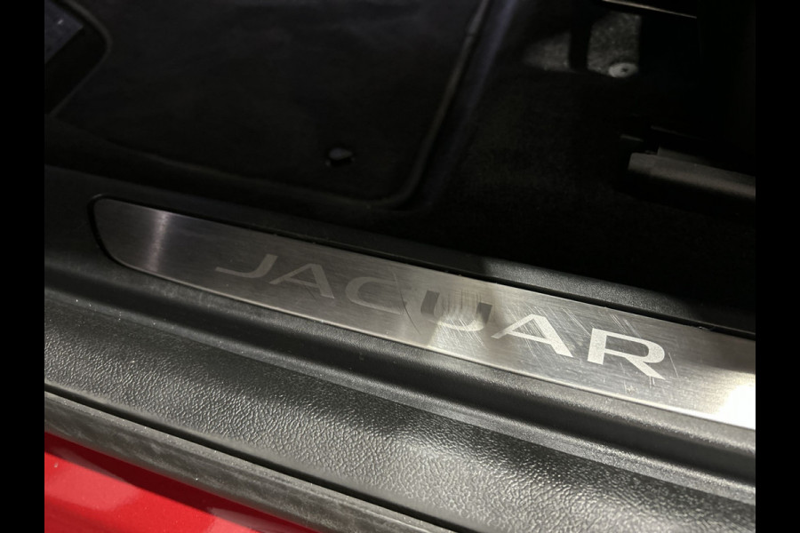 Jaguar I-PACE EV400 S 90 kWh Leer, Panoramadak, Black pack, Meridian Sound System