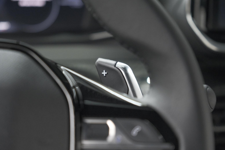 Peugeot 2008 Hybrid 145 Allure | 360 Camera | Adaptieve Cruise Control | Dodehoekdetectie | Apple Carplay