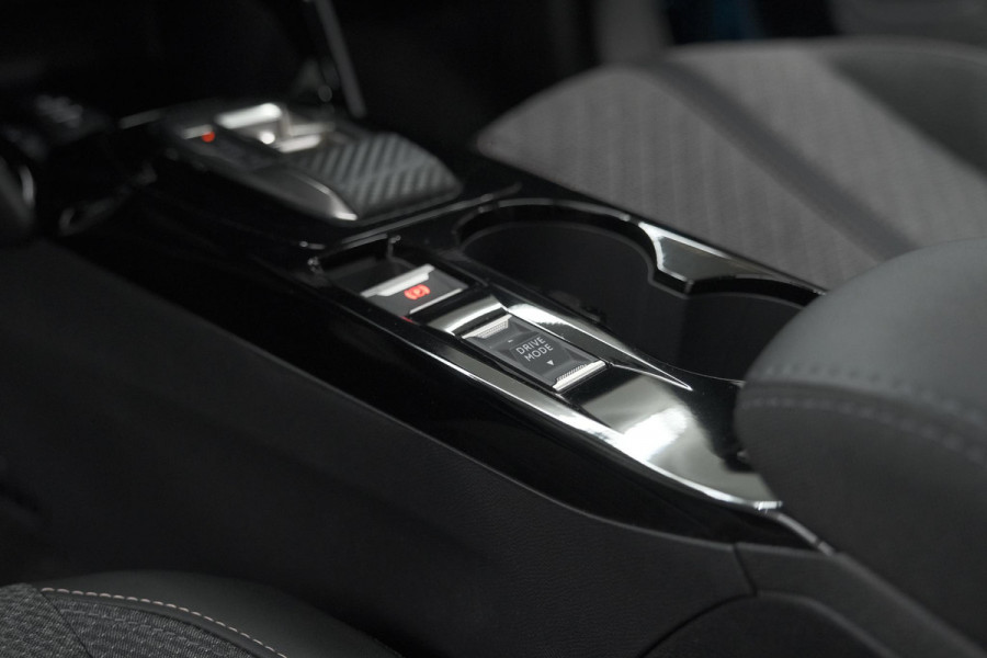 Peugeot 2008 Hybrid 145 Allure | 360 Camera | Adaptieve Cruise Control | Dodehoekdetectie | Apple Carplay