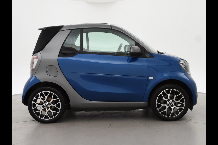 Smart Fortwo cabrio EQ COMFORT PLUS 18 KW + 16 INCH LMV | LEDER | STOELVERW. | CAMERA | NAVIGATIE