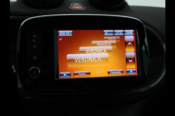 Smart Fortwo cabrio EQ COMFORT PLUS 18 KW + 16 INCH LMV | LEDER | STOELVERW. | CAMERA | NAVIGATIE