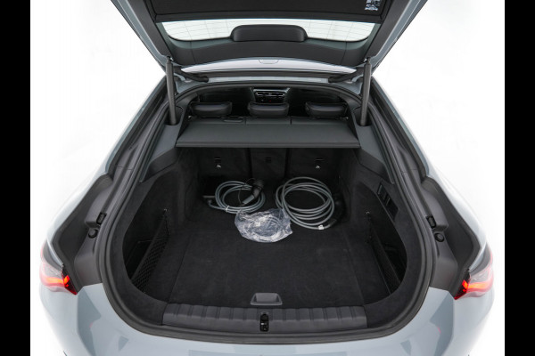 BMW i4 eDrive40 84 kWh M-Sport *M50 JAHRE* [ 3-Fase-11 kW ] {SOH-96%} (INCL-BTW) *LEATHER-ALCANTARA | FULL-LED | ADAPTIVE-CRUISE | HEATED-SPORTSEATS | CAMERA | DAB | DIGI-COCKPIT | NAVI-FULLMAP | AMBIENT-LIGHT | ECC | PDC | CARPLAY | KEYLESS | SHIFTPADDLES | 18