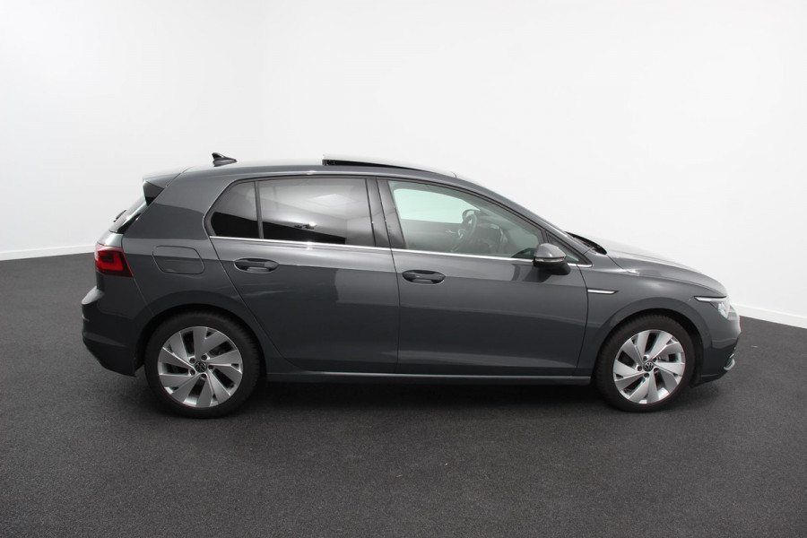 Volkswagen Golf 1.5 eTSI DSG Style 150Pk Panoramadak  Navigatie  Digitale Cockpit  Adaptive Cruise Control  Lane/Side/Travel Assist  LED Matrix  Camera