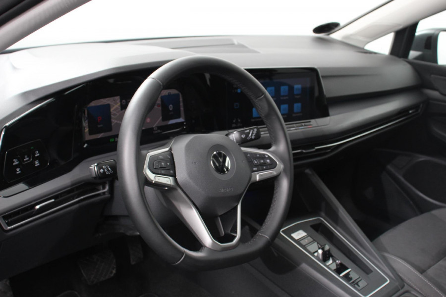 Volkswagen Golf 1.5 eTSI DSG Style 150Pk Panoramadak  Navigatie  Digitale Cockpit  Adaptive Cruise Control  Lane/Side/Travel Assist  LED Matrix  Camera