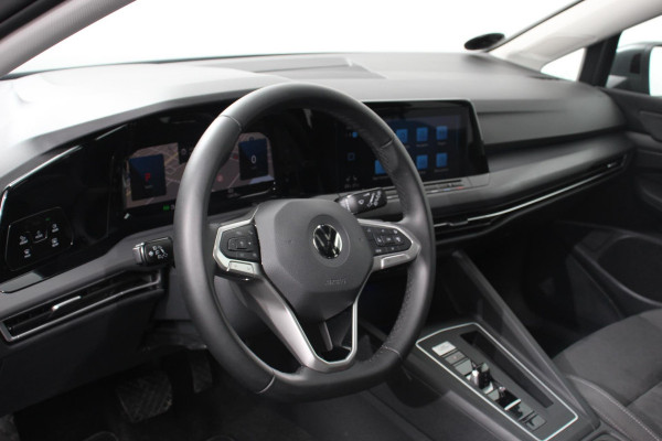 Volkswagen Golf 1.5 eTSI DSG Style 150Pk Panoramadak  Navigatie  Digitale Cockpit  Adaptive Cruise Control  Lane/Side/Travel Assist  LED Matrix  Camera