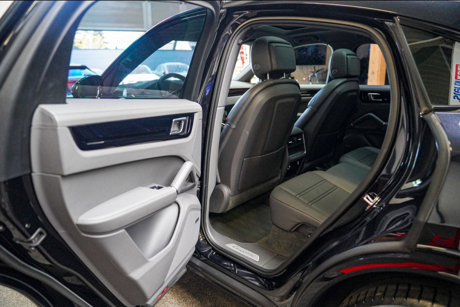 Porsche Cayenne Coupé 3.0 E-Hybrid | Softclose | Luchtvering | Bose | Panorama