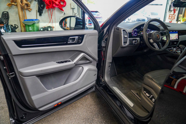 Porsche Cayenne Coupé 3.0 E-Hybrid | Softclose | Luchtvering | Bose | Panorama