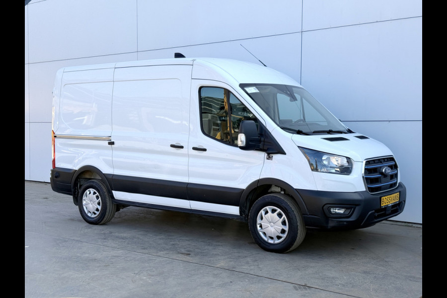 Ford E-Transit 68kWh 184PK L2H2 317km WLTP 94,9% (SOH) BEV Snelladen Cruise control Climate control Carplay Navigatie Laadkabel Parkeersensoren