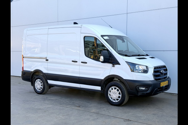Ford E-Transit 68kWh 184PK L2H2 317km WLTP 94,9% (SOH) BEV Snelladen Cruise control Climate control Carplay Navigatie Laadkabel Parkeersensoren