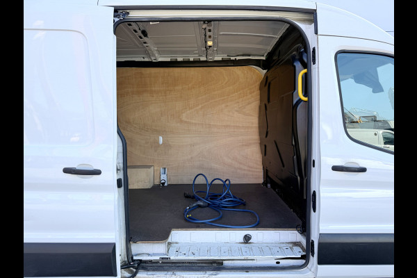 Ford E-Transit 68kWh 184PK L2H2 317km WLTP 94,9% (SOH) BEV Snelladen Cruise control Climate control Carplay Navigatie Laadkabel Parkeersensoren