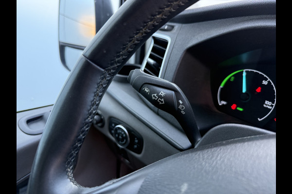 Ford E-Transit 68kWh 184PK L2H2 317km WLTP 94,9% (SOH) BEV Snelladen Cruise control Climate control Carplay Navigatie Laadkabel Parkeersensoren