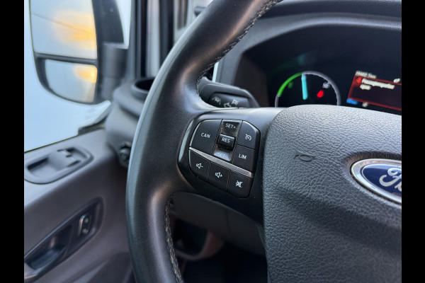 Ford E-Transit 68kWh 184PK L2H2 317km WLTP 94,9% (SOH) BEV Snelladen Cruise control Climate control Carplay Navigatie Laadkabel Parkeersensoren